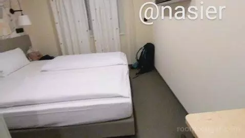 Basic Double Room bed picture #1
