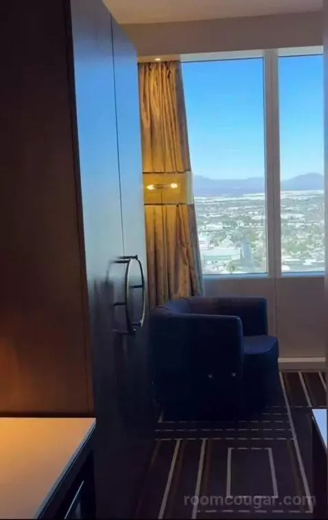 Casino Tower King Room (#16) picture #2