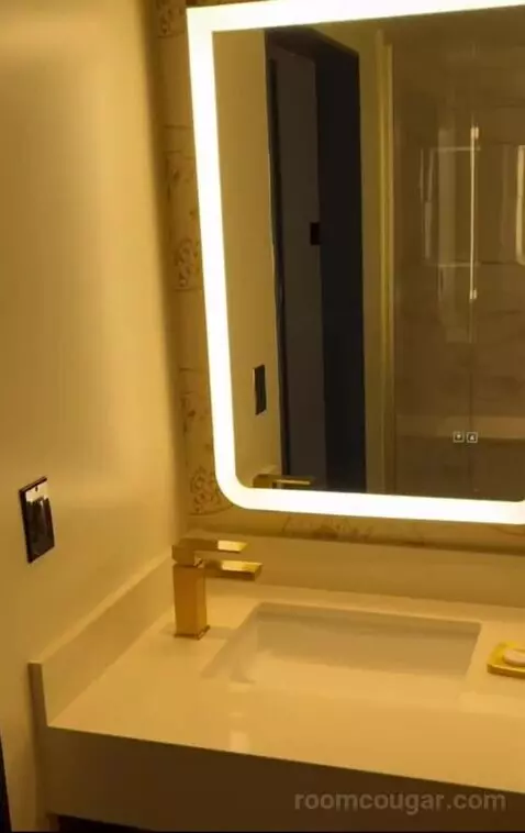 Casino Tower King Room (#16) picture #17