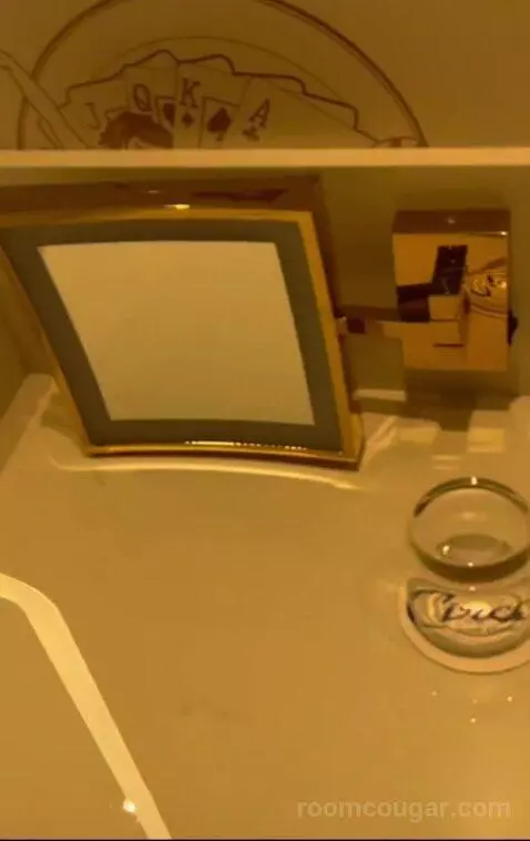 Casino Tower King Room (#16) picture #18