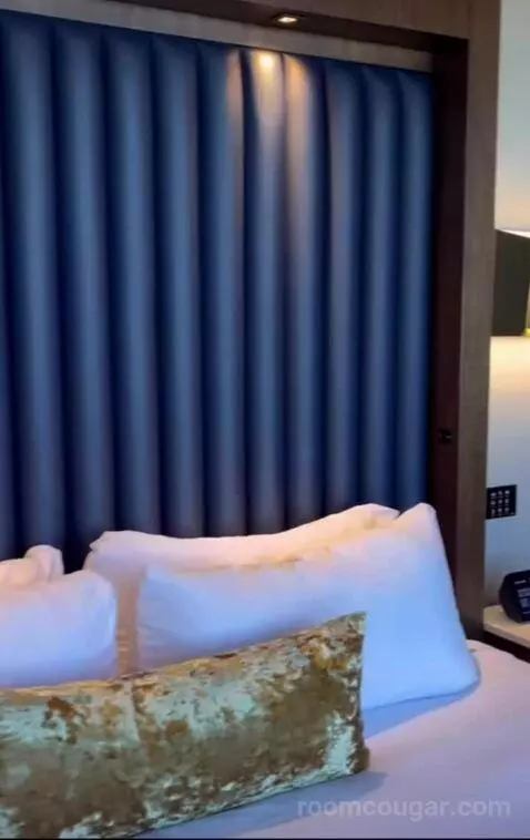 Casino Tower King Room (#16) picture #4