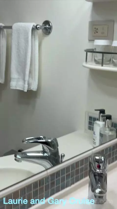 Balcony Cabin (c506) bathroom picture #2