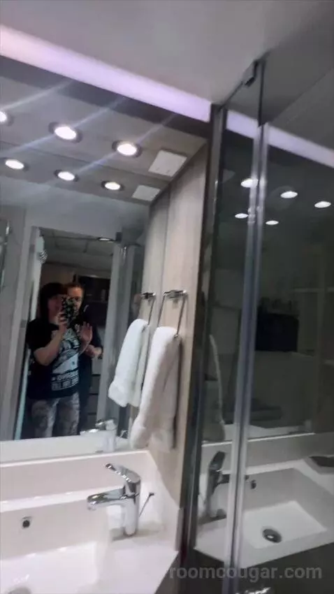 Balcony Cabin (#7171) bathroom picture #5
