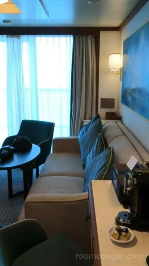 Aft Balcony Suite (A727) picture #2