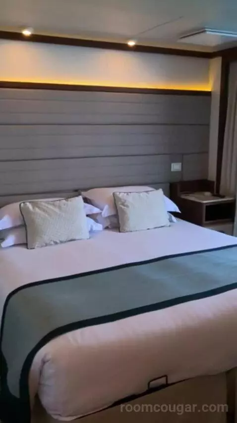 Aft Balcony Suite (A727) bed picture #1