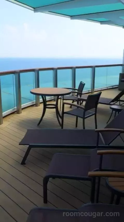 Aft Balcony Suite (A727) view picture #4