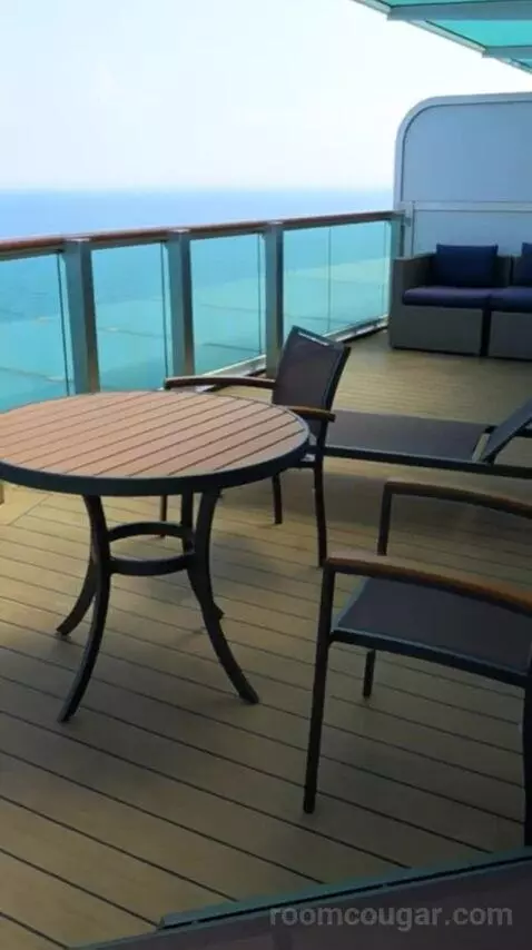 Aft Balcony Suite (A727) view picture #8