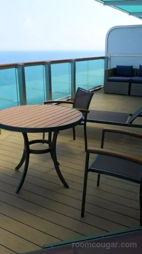 Aft Balcony Suite (A727) picture #18