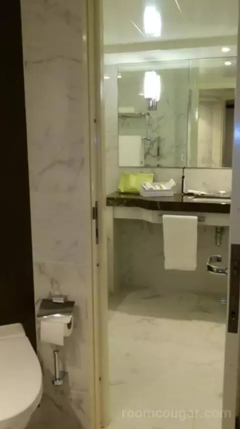 Aft Balcony Suite (A727) picture #7