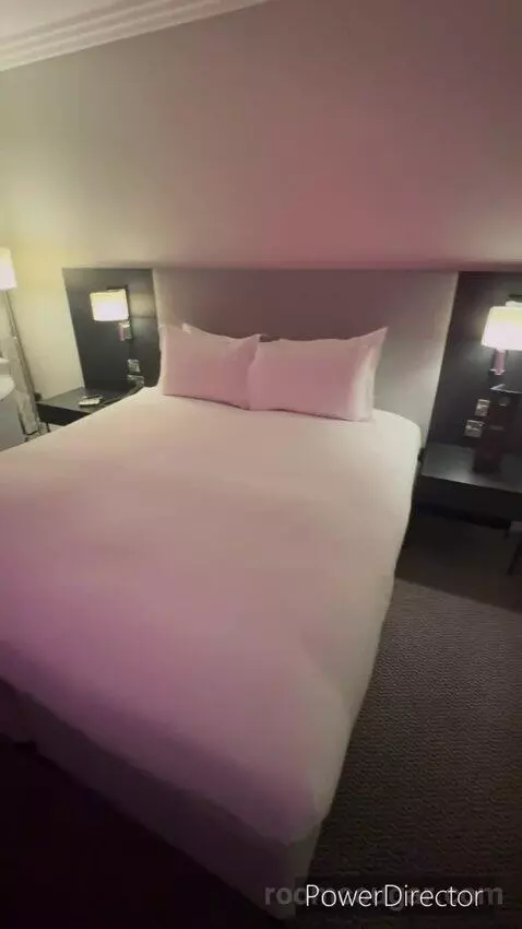 Classic Queen Room (#766) bed picture #4