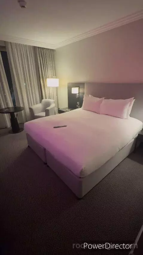 Classic Queen Room (#766) bed picture #6