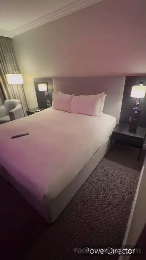 Classic Queen Room (#766) bed picture #8