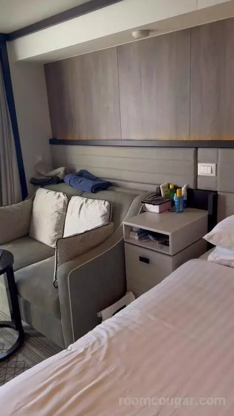 Aft Balcony Deck 8 (G728) bed picture #8