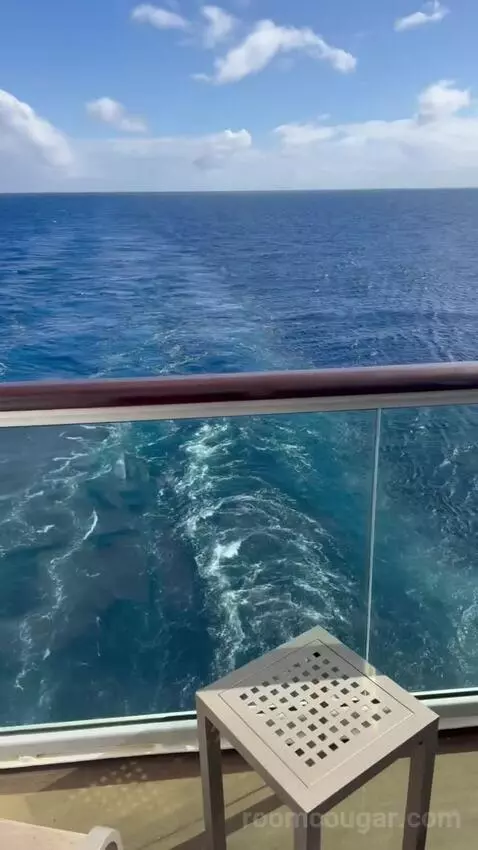Aft Balcony Deck 8 (G728) view picture #3