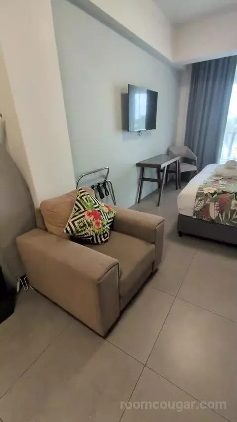 Only 5 Rooms Left! 2 Single Beds, Deluxe Studio, Seafront, Non-Smoking (202B) bed picture #8