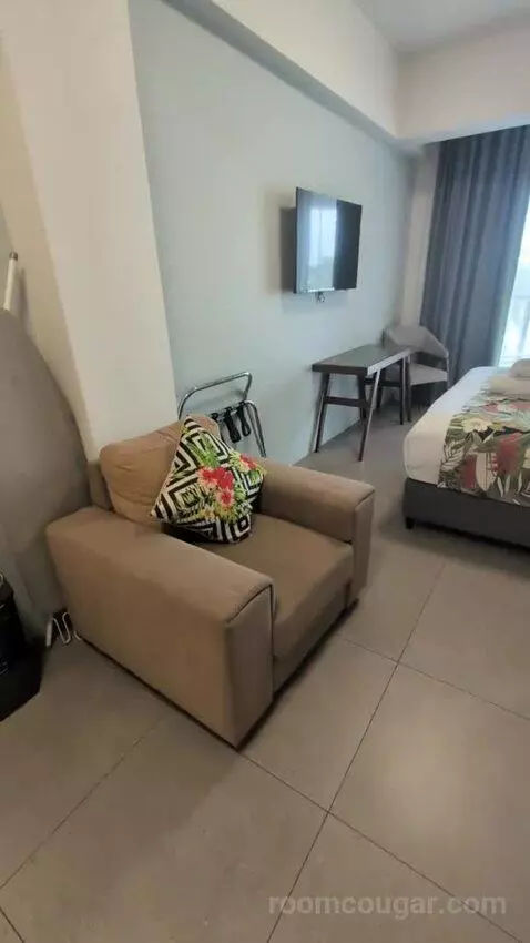 Only 5 Rooms Left! 2 Single Beds, Deluxe Studio, Seafront, Non-Smoking (202B) bed picture #9