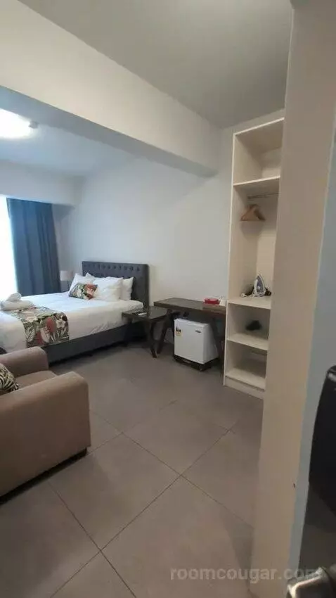 Only 5 Rooms Left! 2 Single Beds, Deluxe Studio, Seafront, Non-Smoking (202B) bed picture #1
