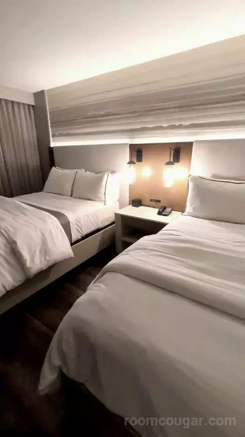 Guest Room, 2 Double, City View (#610) bed picture #7