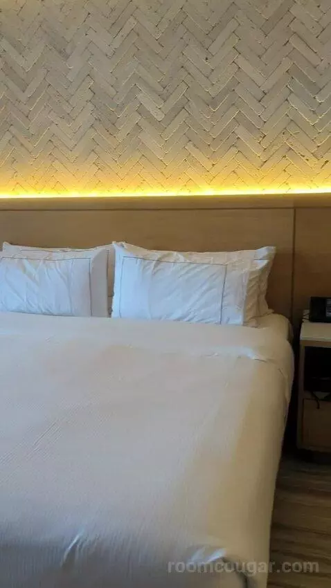 King Room with Ocean View bed picture #8
