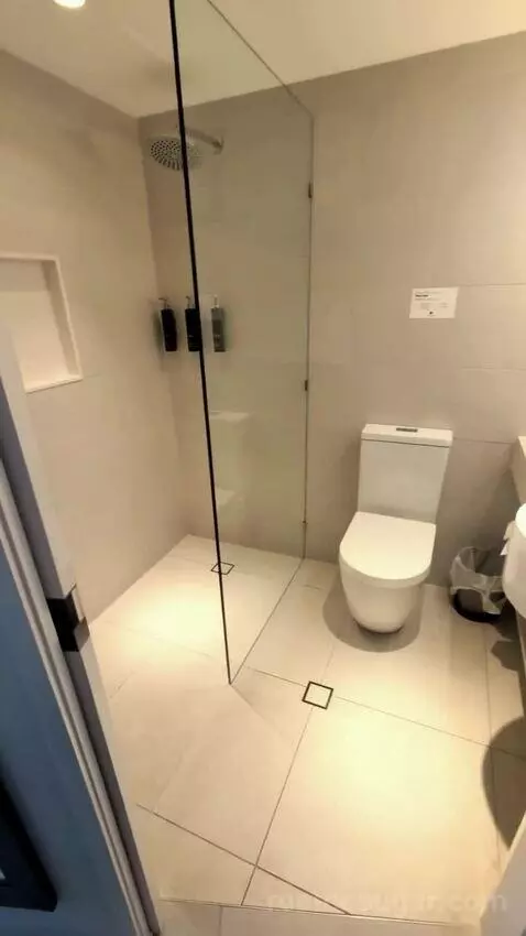 Deluxe King Room with Sea View (#720) bathroom picture #2