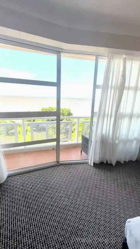 Deluxe King Room with Sea View (#720) view picture #1