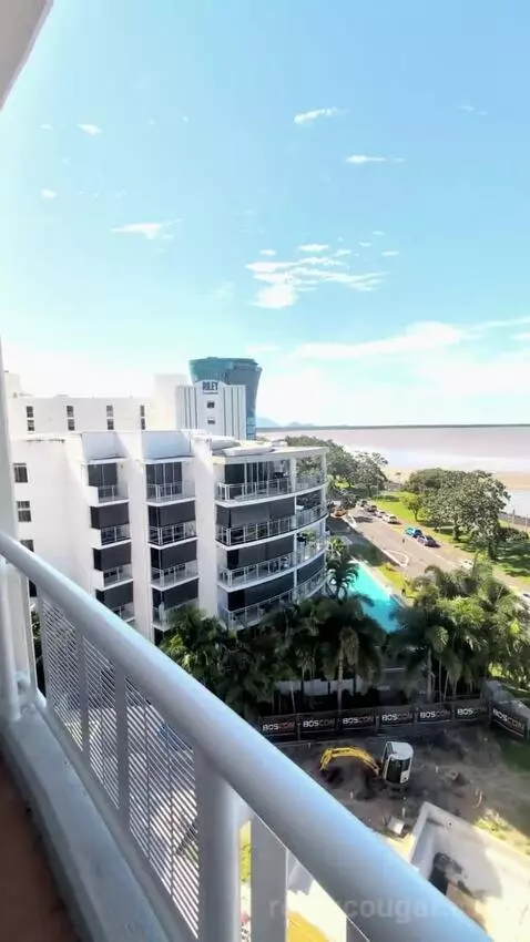Deluxe King Room with Sea View (#720) view picture #5