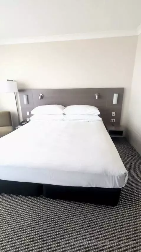 Deluxe King Room with Sea View (#720) bed picture #1
