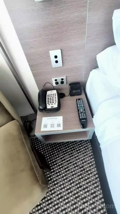 Deluxe King Room with Sea View (#720) bed picture #9
