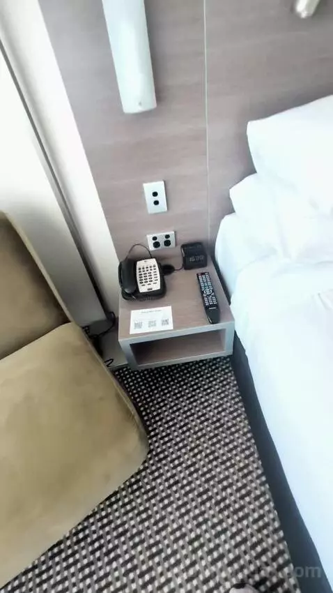 Deluxe King Room with Sea View (#720) bed picture #12