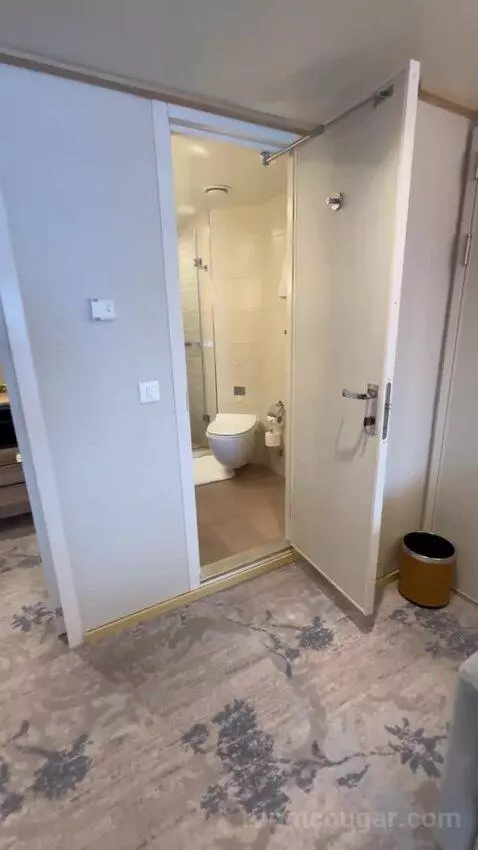 Ocean View Suite (#638) bathroom picture #1