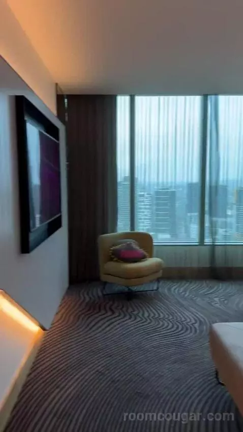 King Suite with River View - Fantastic Suite (#3007) bed picture #7