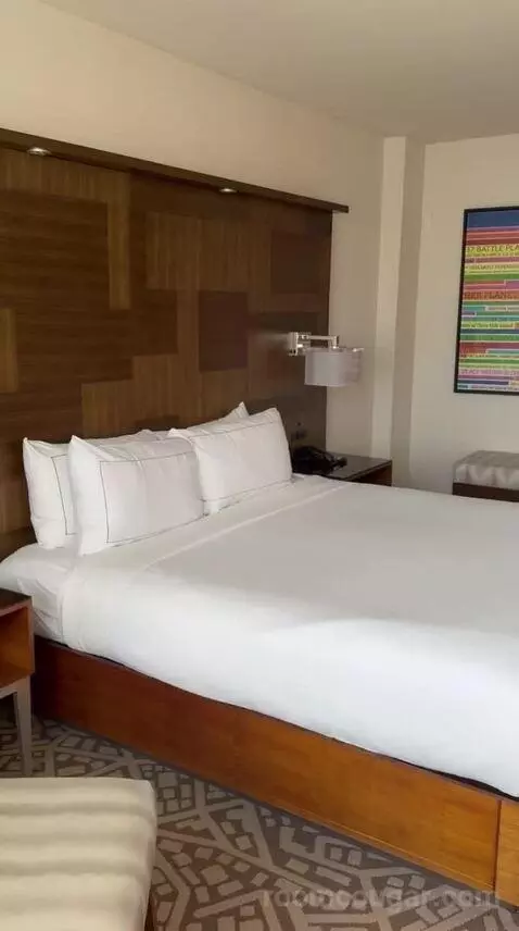 Deluxe King Room - High Floor (#3906) bed picture #8