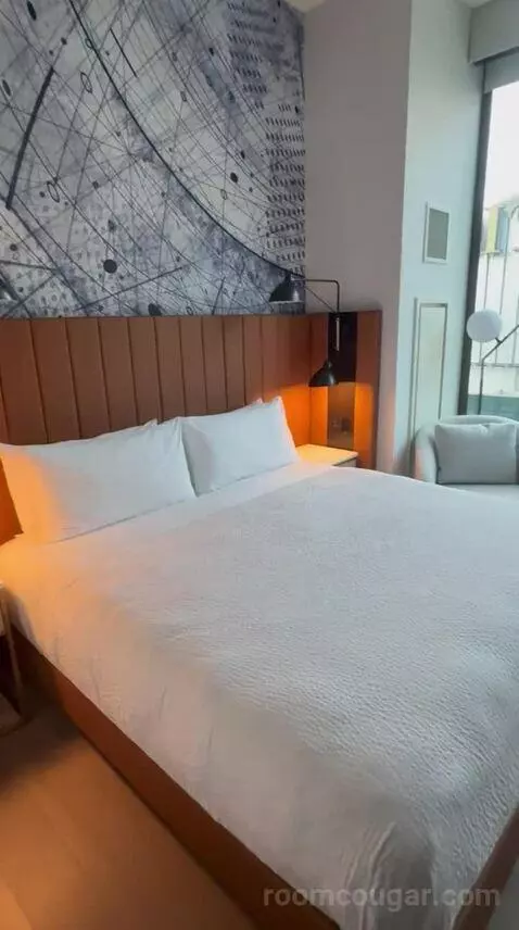 King Room with City View (#4314) bed picture #7