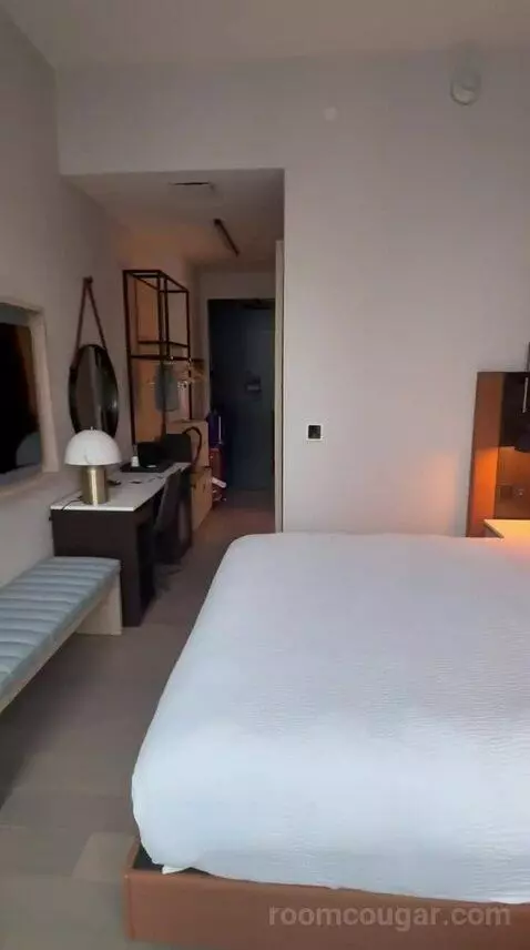 King Room with City View (#4314) bed picture #11