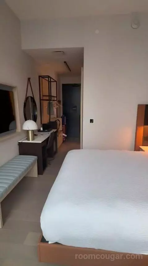 King Room with City View (#4314) bed picture #12