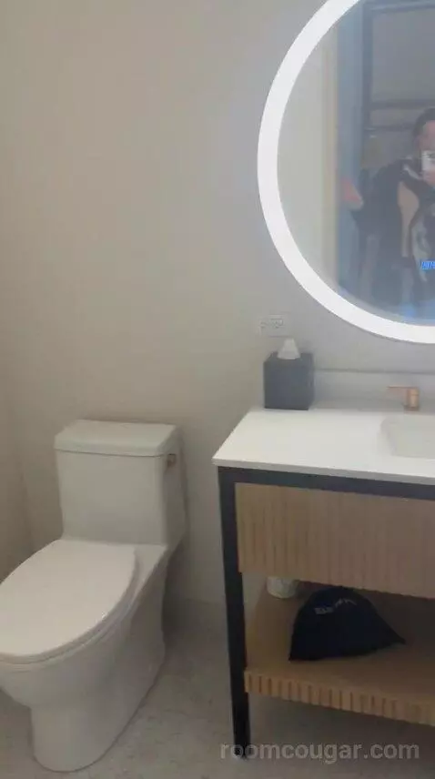 King Room with City View (#4314) bathroom picture #5