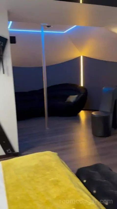 Deluxe Apartment (#108) bed picture #9