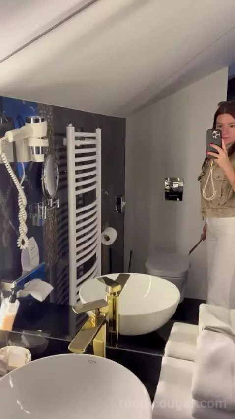 Deluxe Apartment (#108) bathroom picture #7