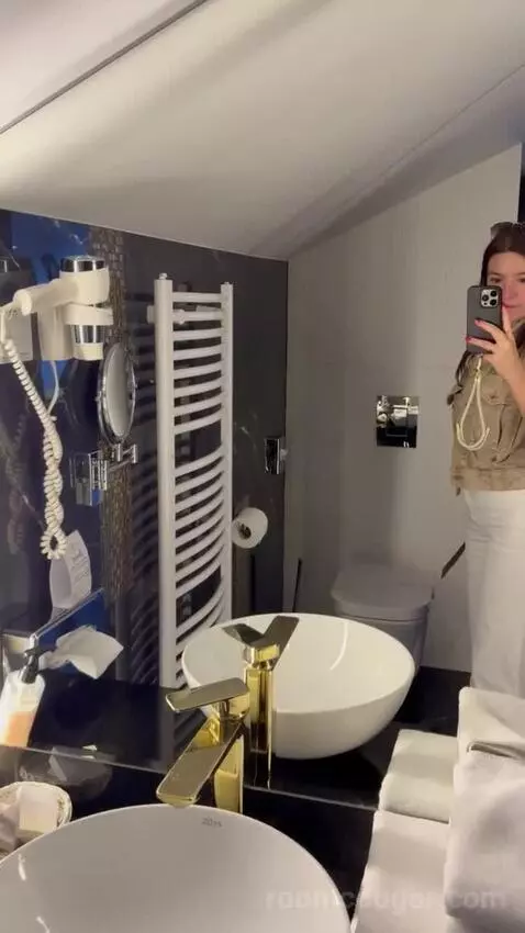 Deluxe Apartment (#108) bathroom picture #8