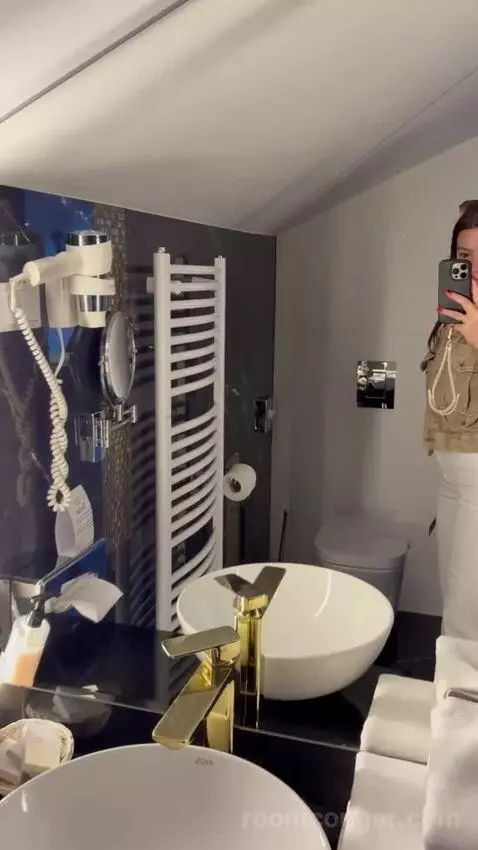 Deluxe Apartment (#108) bathroom picture #9