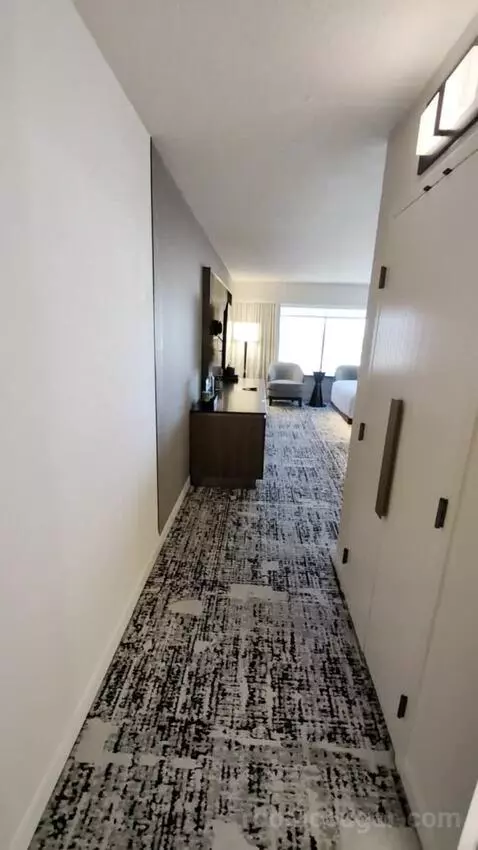 Grand Two Queen picture #2