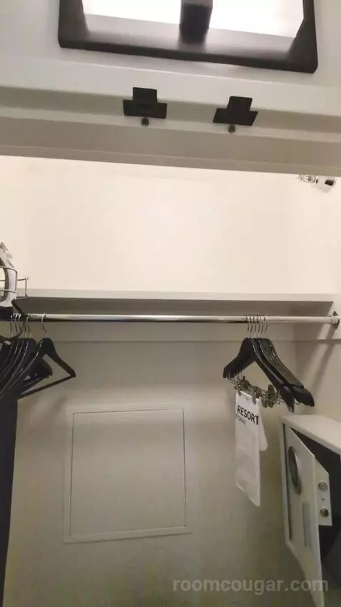 Grand Two Queen picture #17