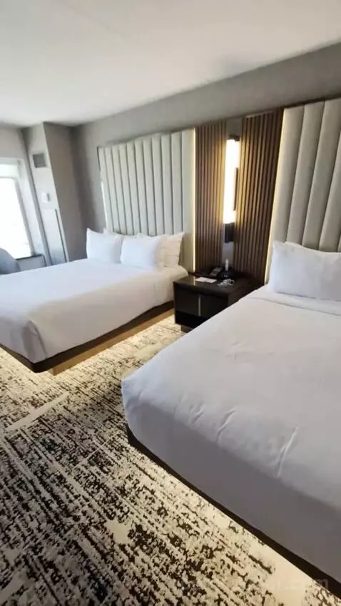 Grand Two Queen picture #5