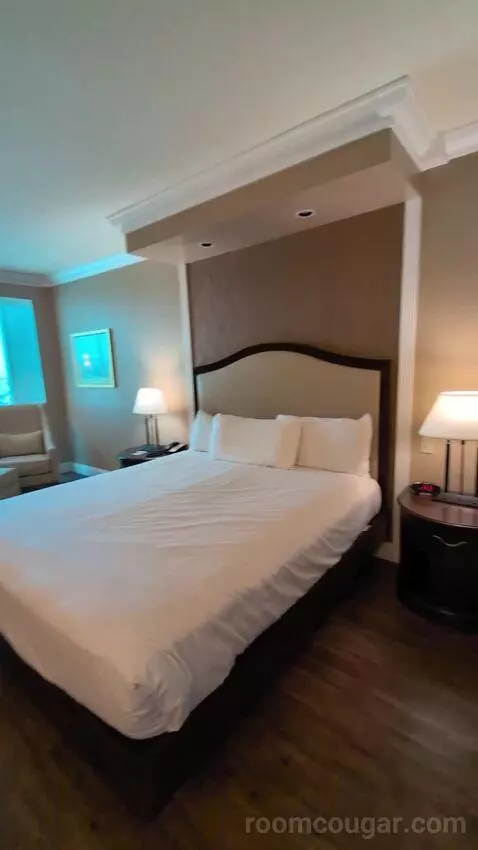 South Point Hotel Casino-Spa Standard King Room review by vegasnolaman