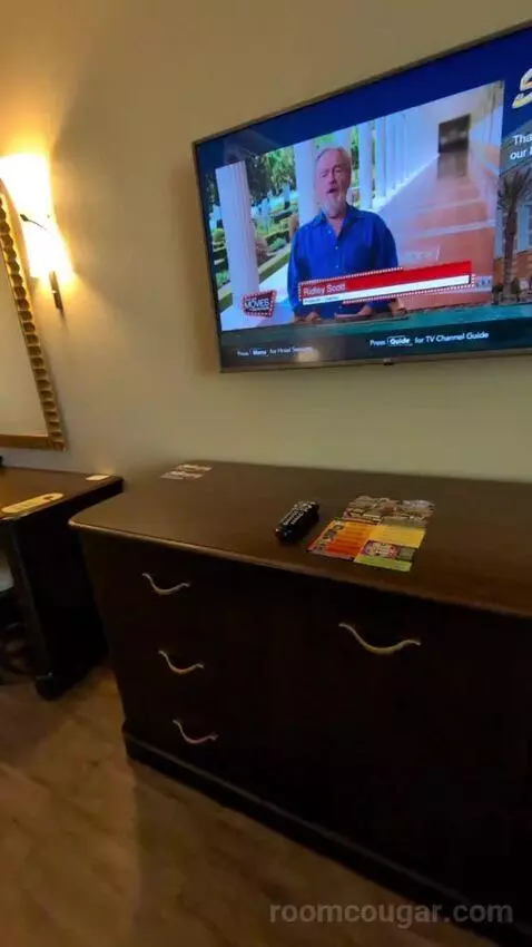 Standard King Room picture #14