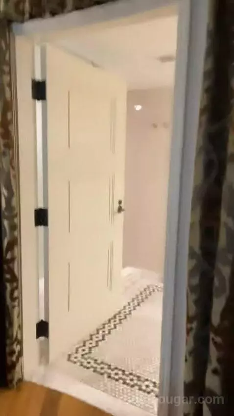 Salon Suite with Two Queen Beds (#3130) picture #14