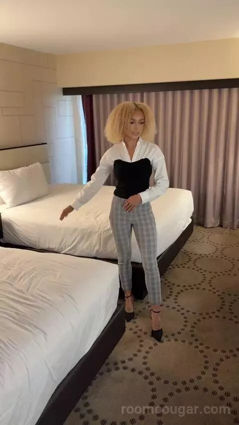 Harrah's Las Vegas Hotel & Casino Mountain Tower Deluxe Room, 2 Queens review by akisha