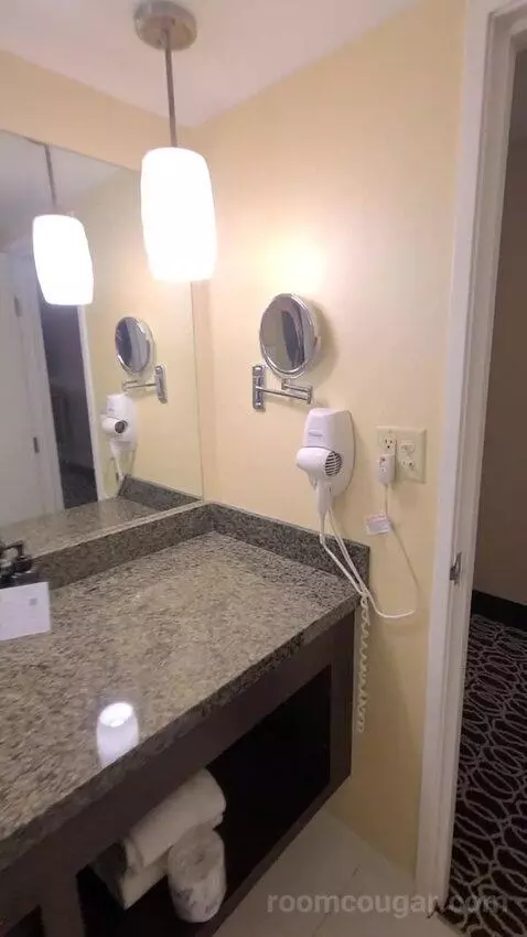 Resort Tower King (#22231) bathroom picture #10