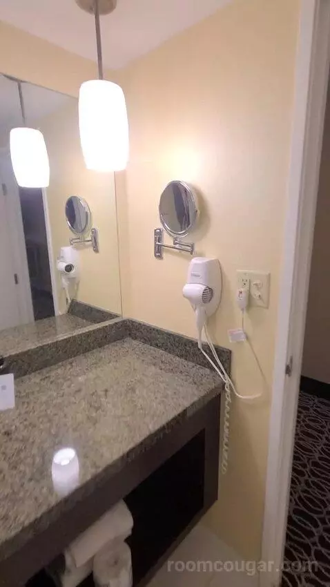 Resort Tower King (#22231) bathroom picture #11