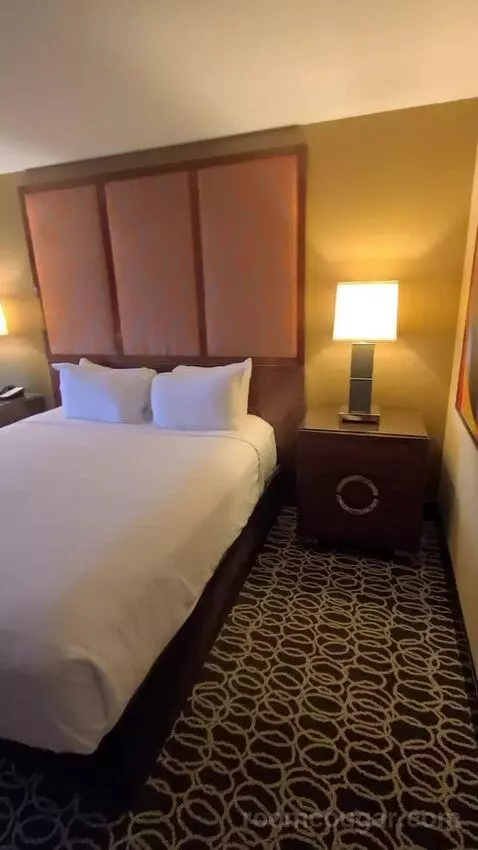 Resort Tower King (#22231) bed picture #3